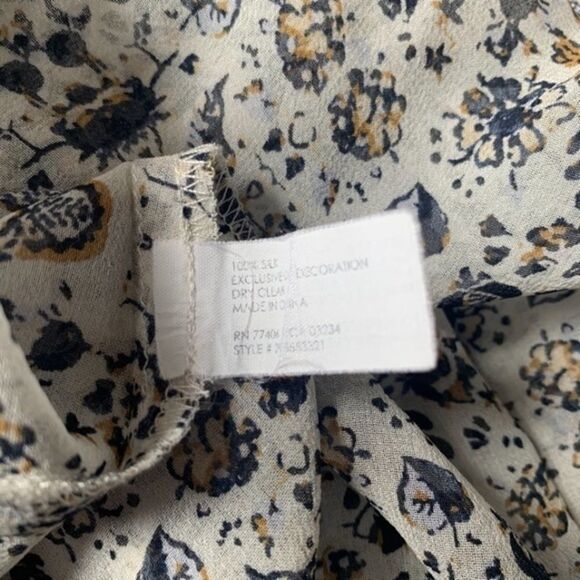 Club Monaco Helvi Smocked Printed Silk Dress - Picture 7 of 8